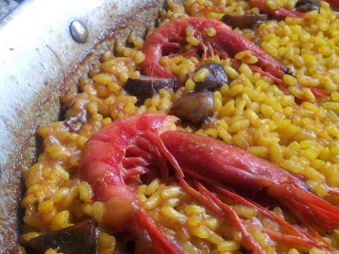 ARROZ CON CHAMPIÑONES Y GAMBA ROJA. TIERRA Y MAR DE LA MANO.