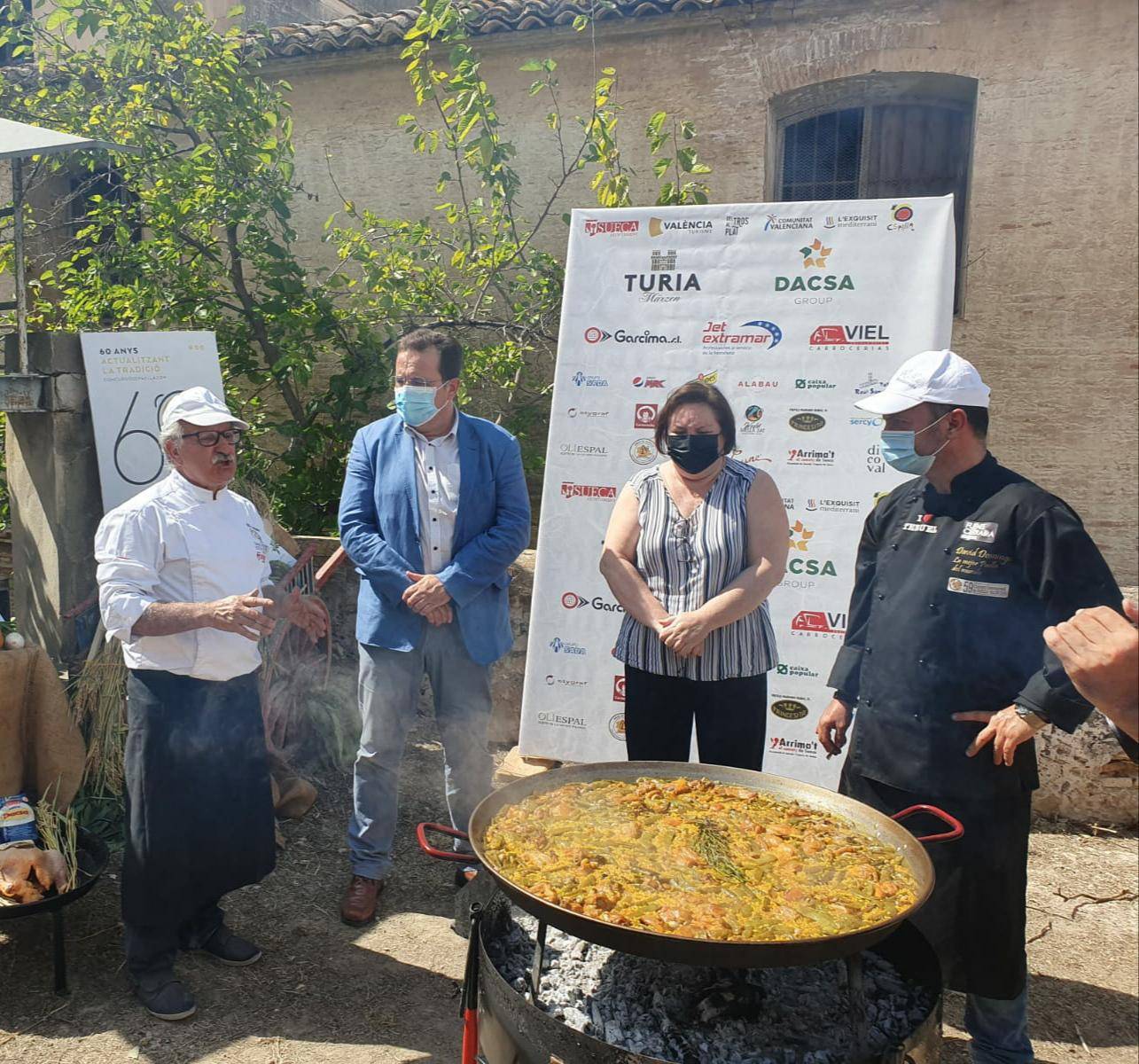 EL CONCURSO INTERNACIONAL DE PAELLA VALENCIANA DE SUECA CELEBRA UN SHOWCOOKING A TODO EL MUNDO