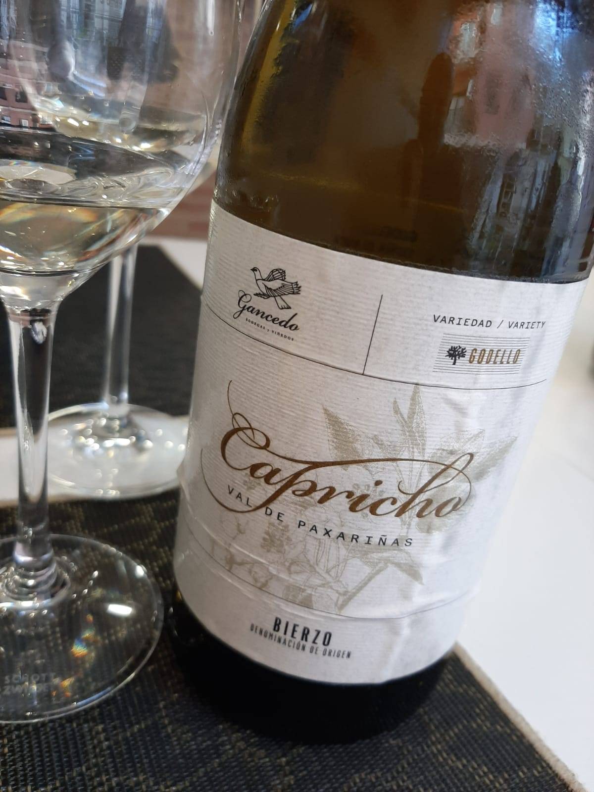 CAPRICHO VAL DE PAXARIÑAS. LOS VINOS DE OTILIO.