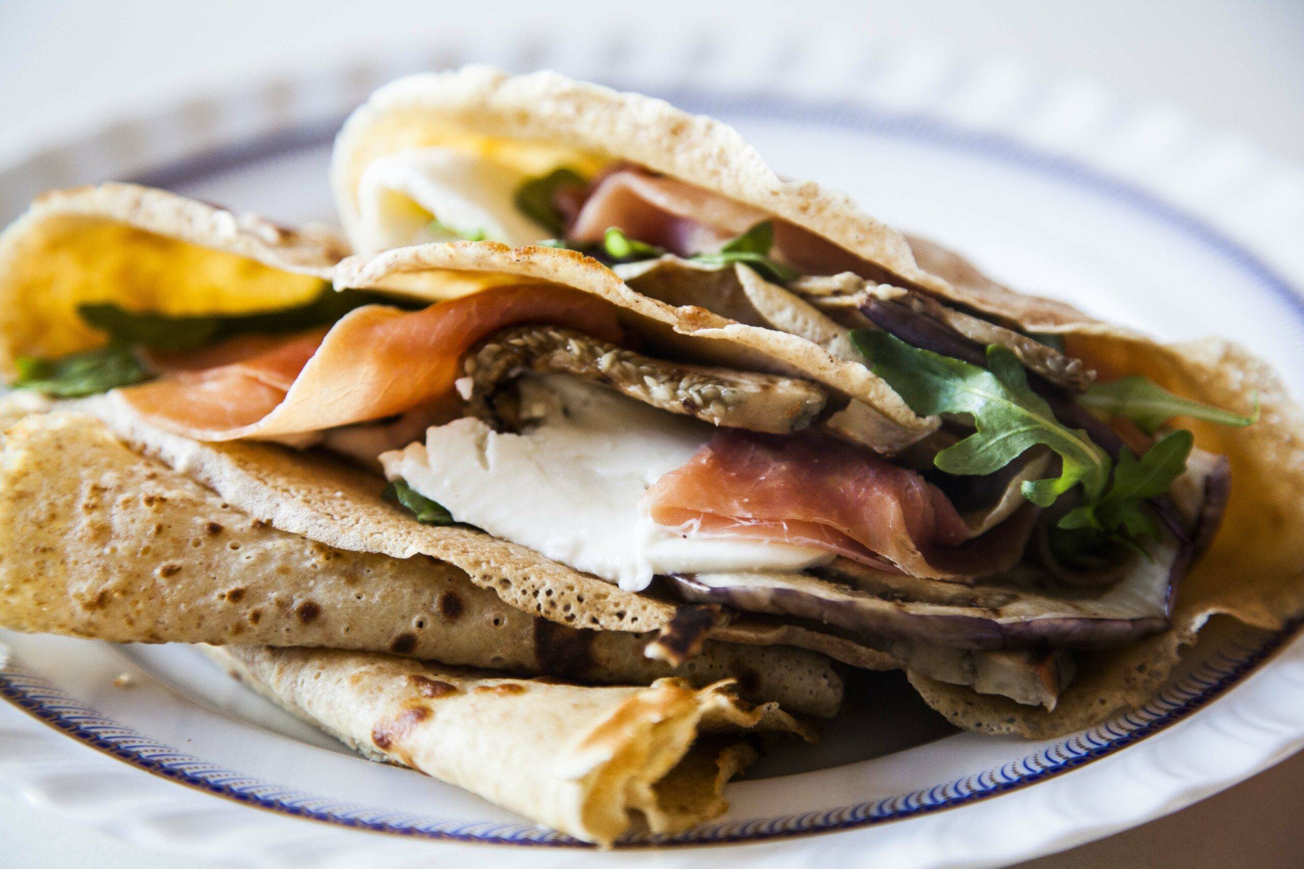 CREP DE HARINA DE GARBANZO CON JAMÓN