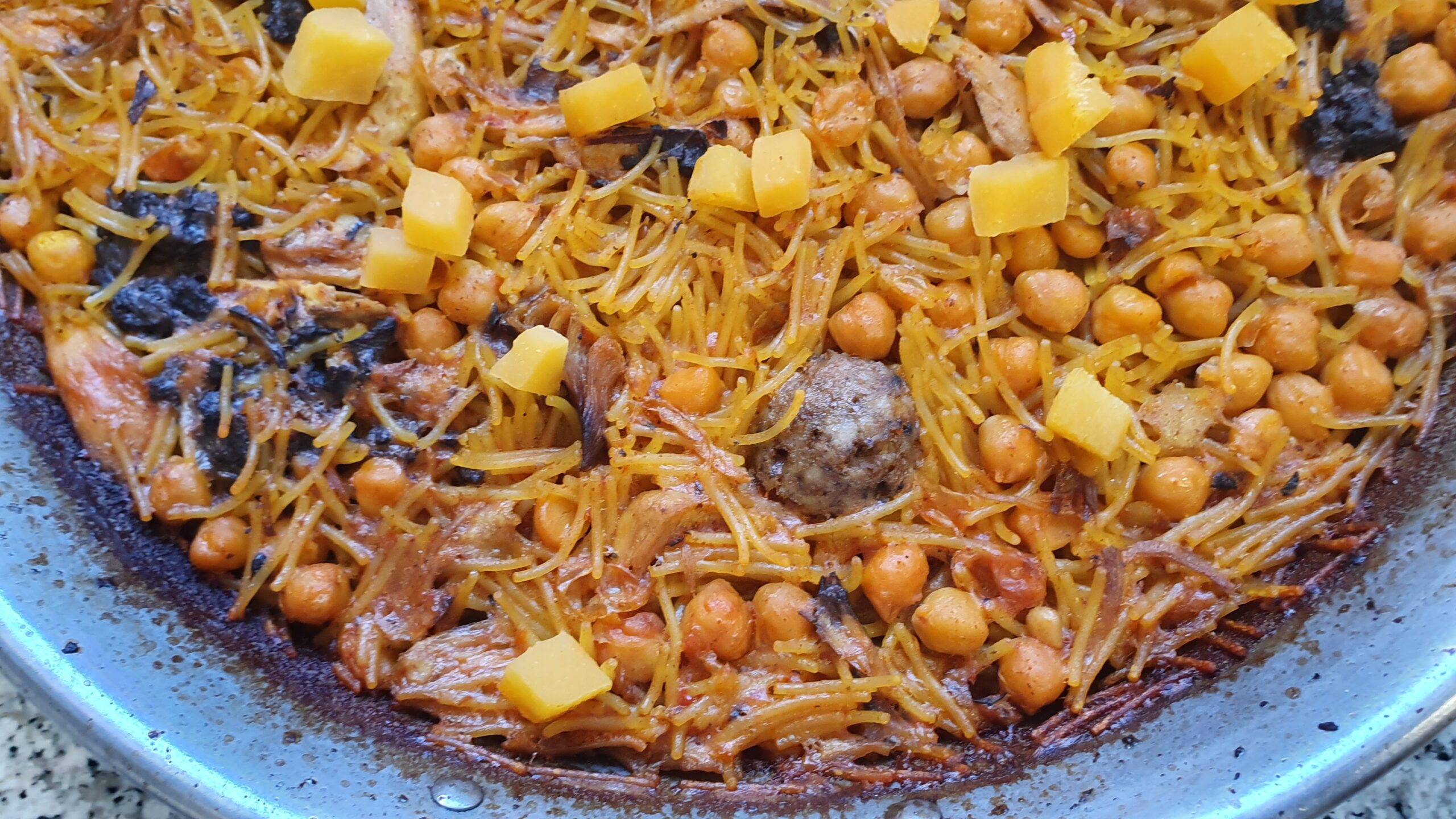 FIDEUA DE PUCHERO. TOCADO Y HUNDIDO.
