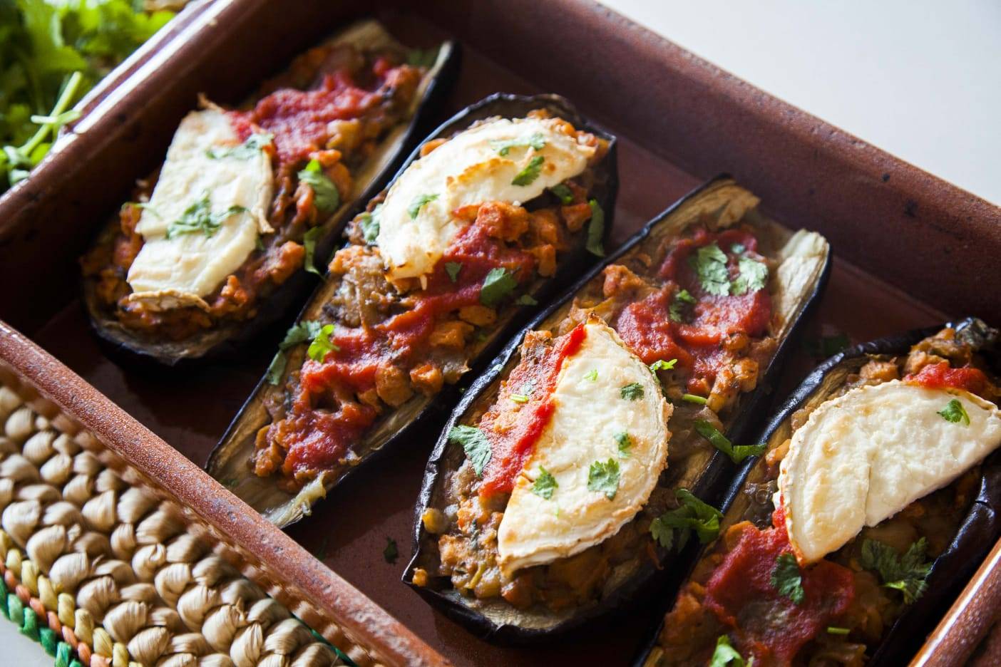 BERENJENAS RELLENAS CON QUESO DE CABRA. CORRER POR ILUSIÓN