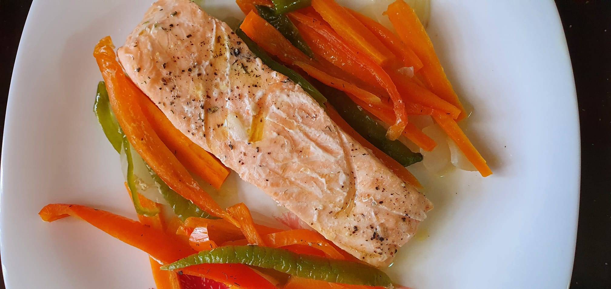 SALMÓN EN PAPILLOTE. VOLVIENDO A LA RUTINA.