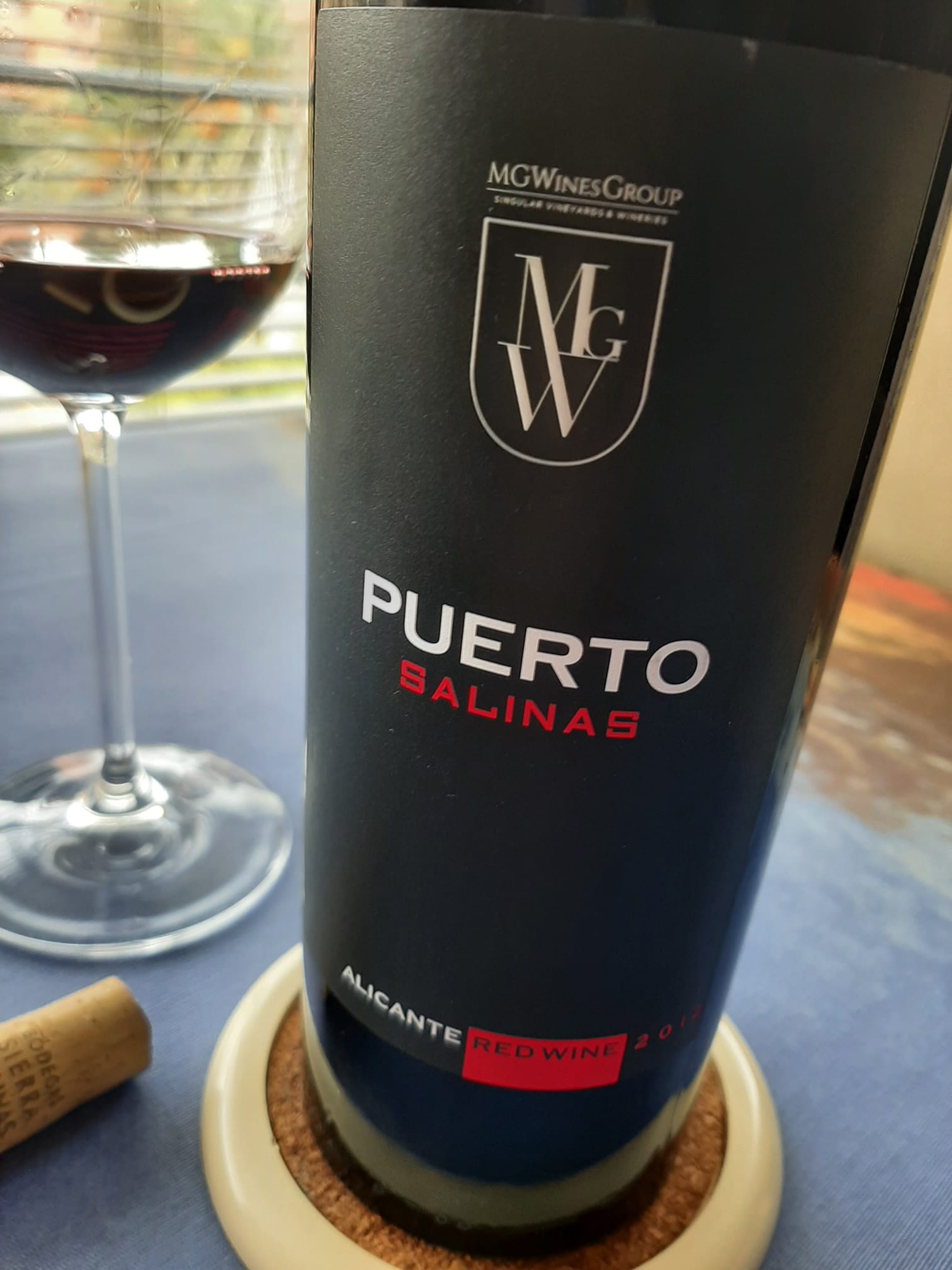PUERTO SALINAS. LOS VINOS DE OTILIO.