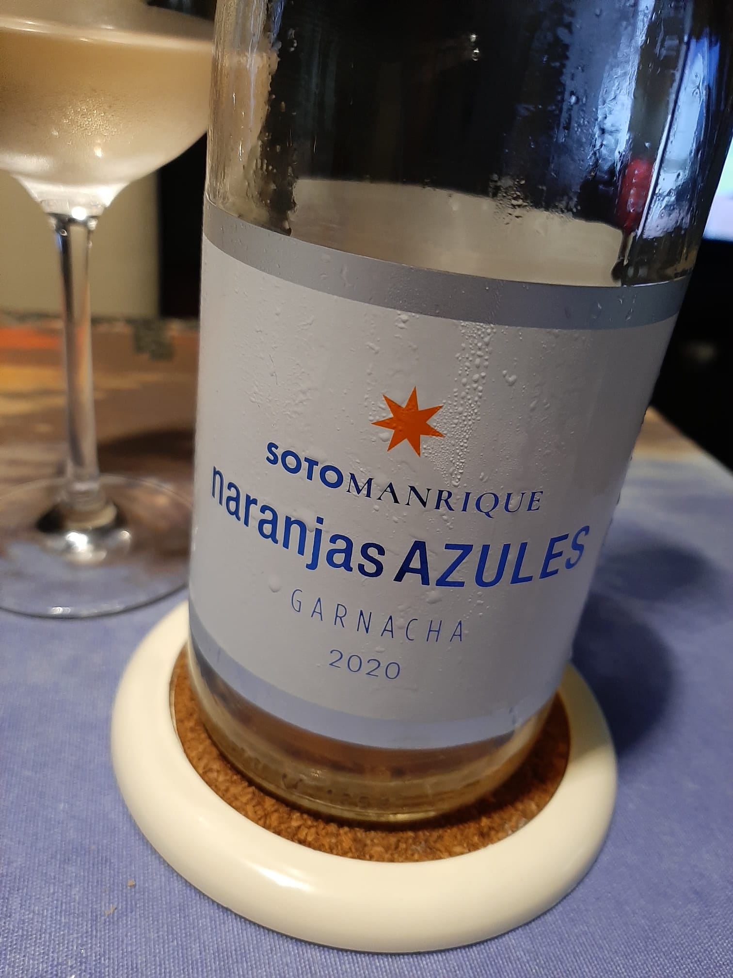 NARANJAS AZULES DE SOTO MANRIQUE. LOS VINOS DE OTILIO.