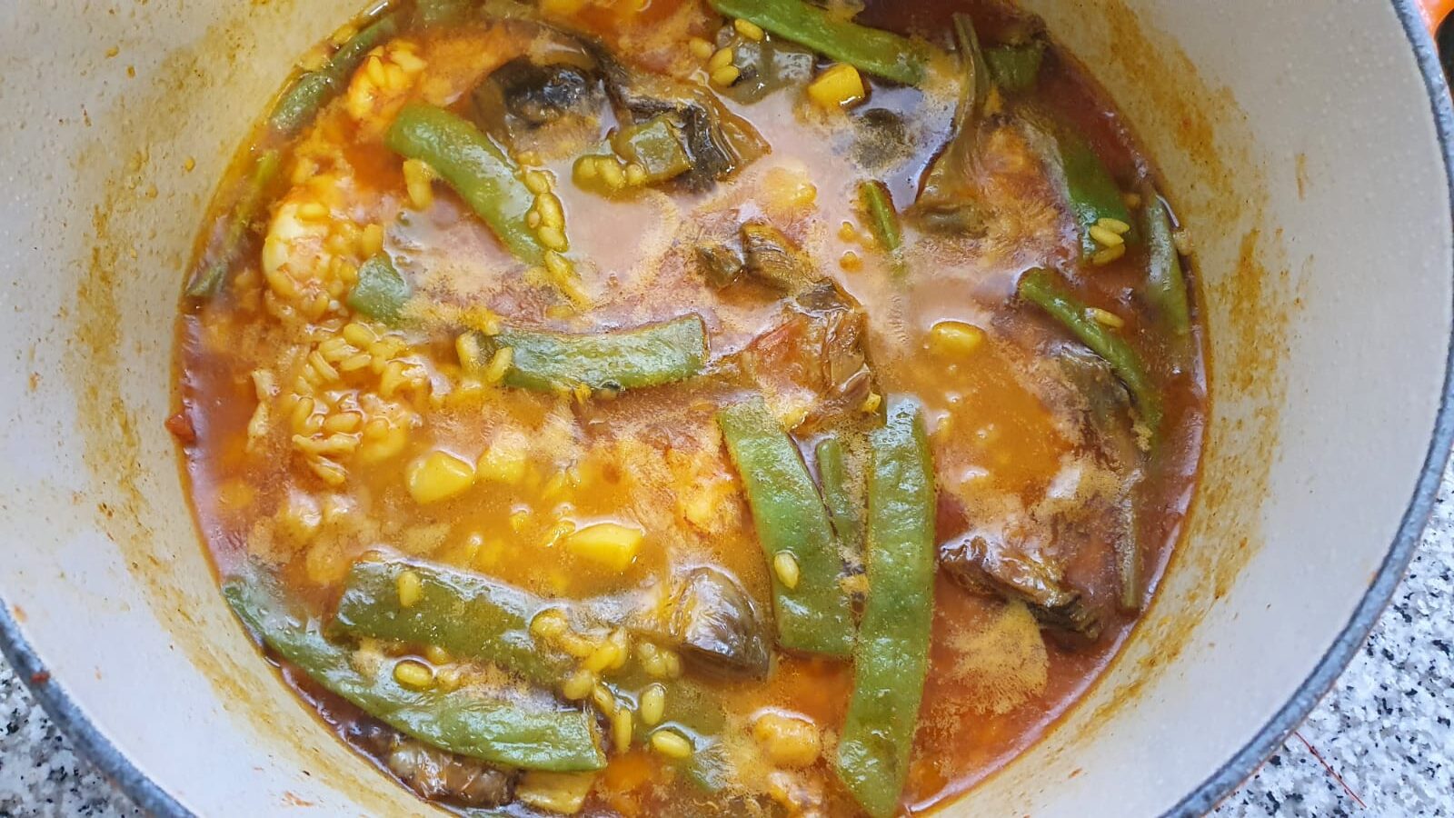 ARROZ MELOSO CON SEPIA, ALCACHOFAS Y JUDÍA VERDE.