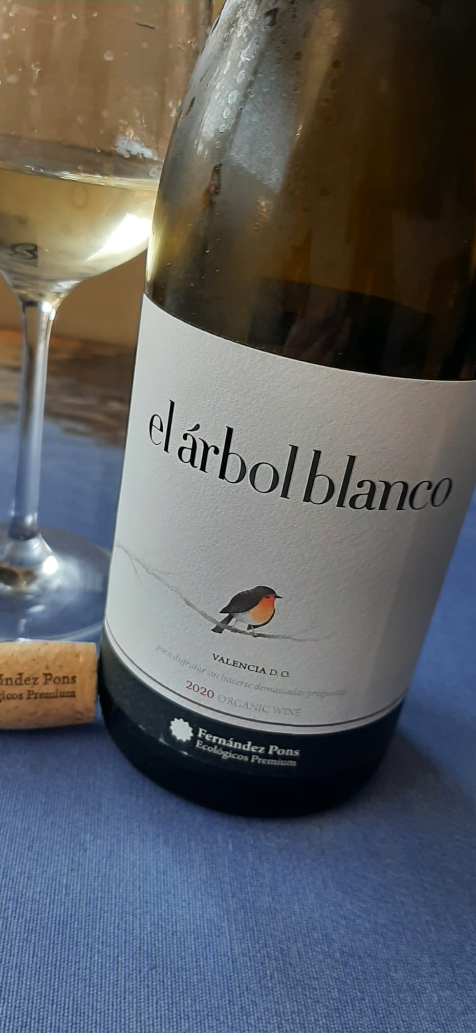 EL ÁRBOL BLANCO. LOS VINOS DE OTILIO.