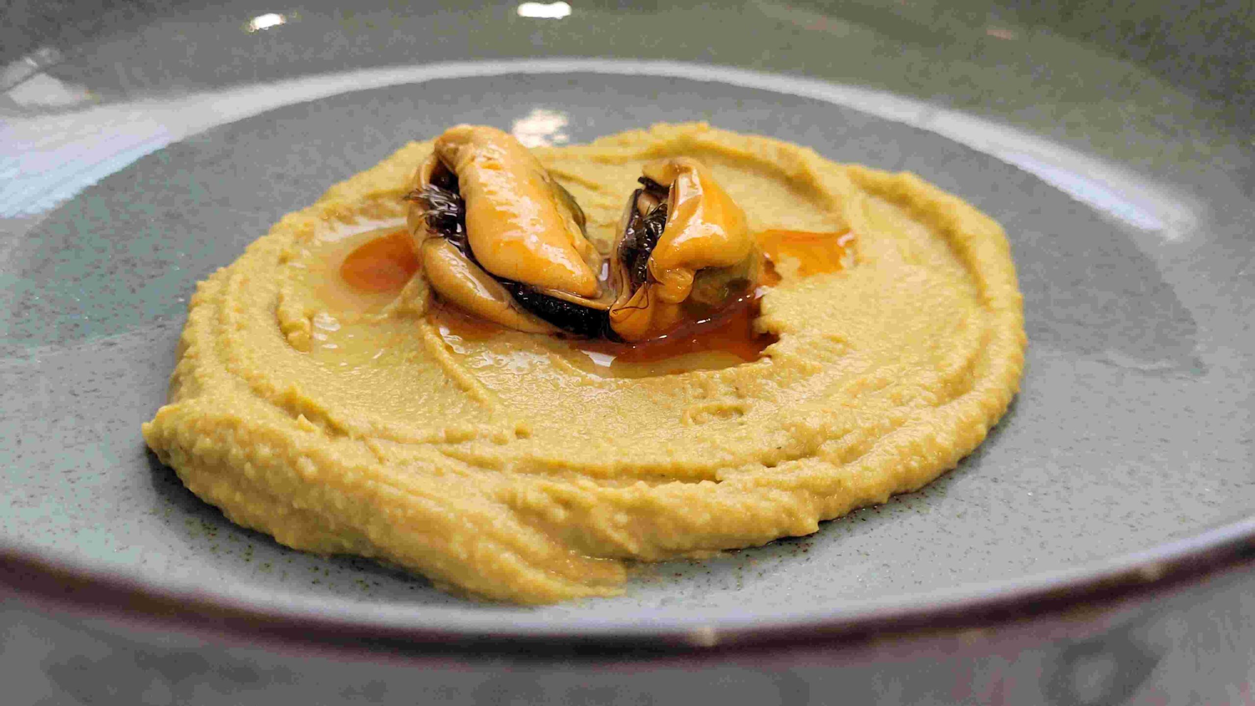 HUMMUS DE MEJILLONES EN ESCABECHE.