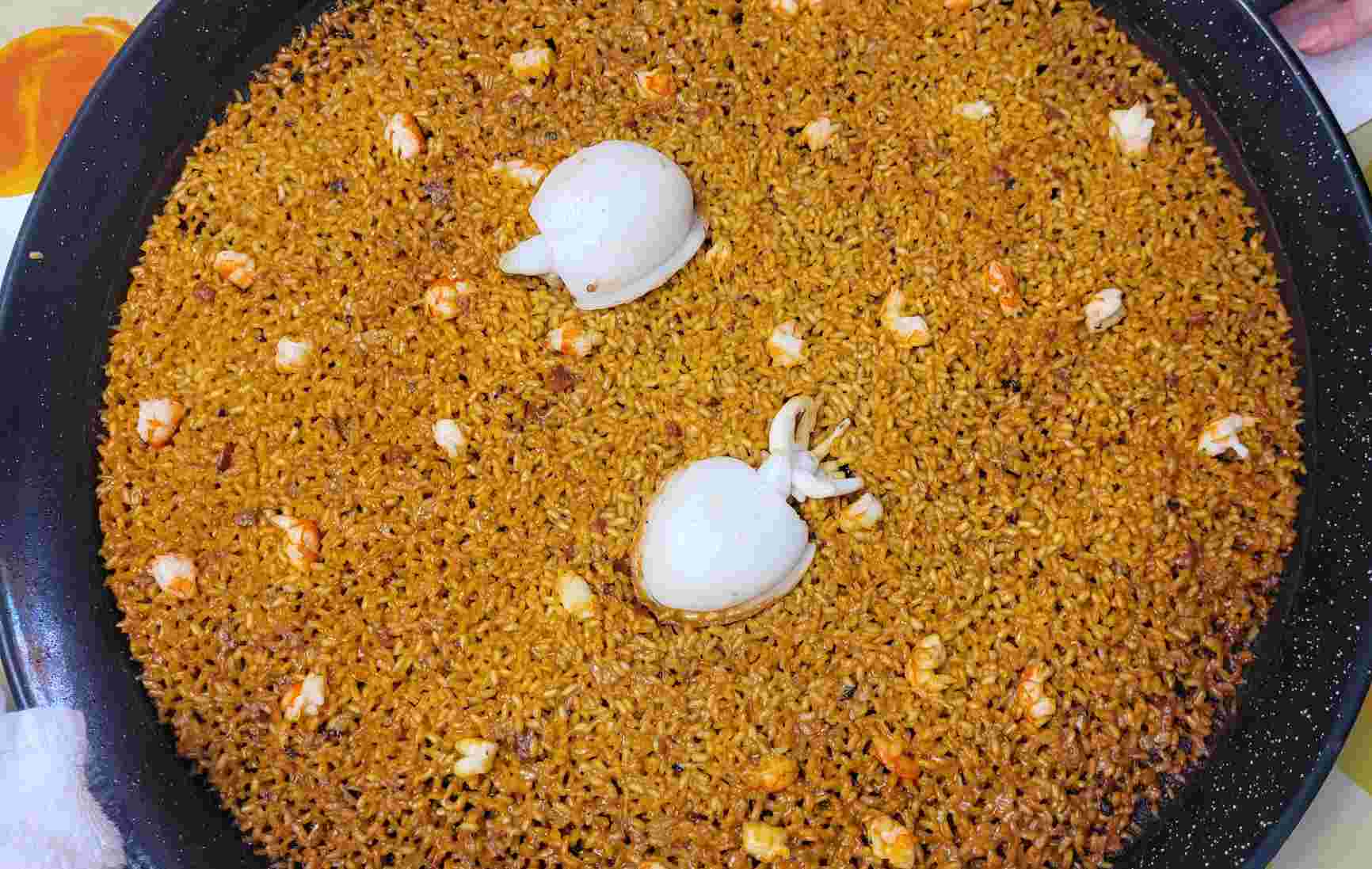 ARROZ CON SEPIA Y GAMBÓN