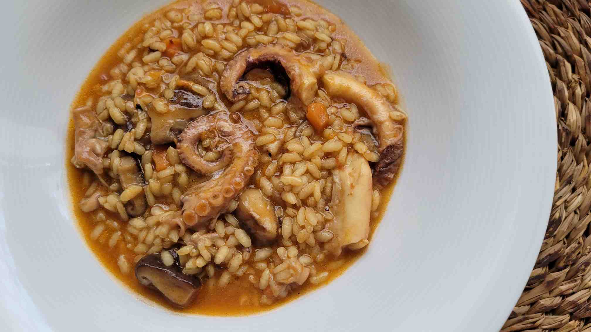 ARROZ MELOSO DE PULPO, SETAS Y BONIATO. ESPECTACULAR.