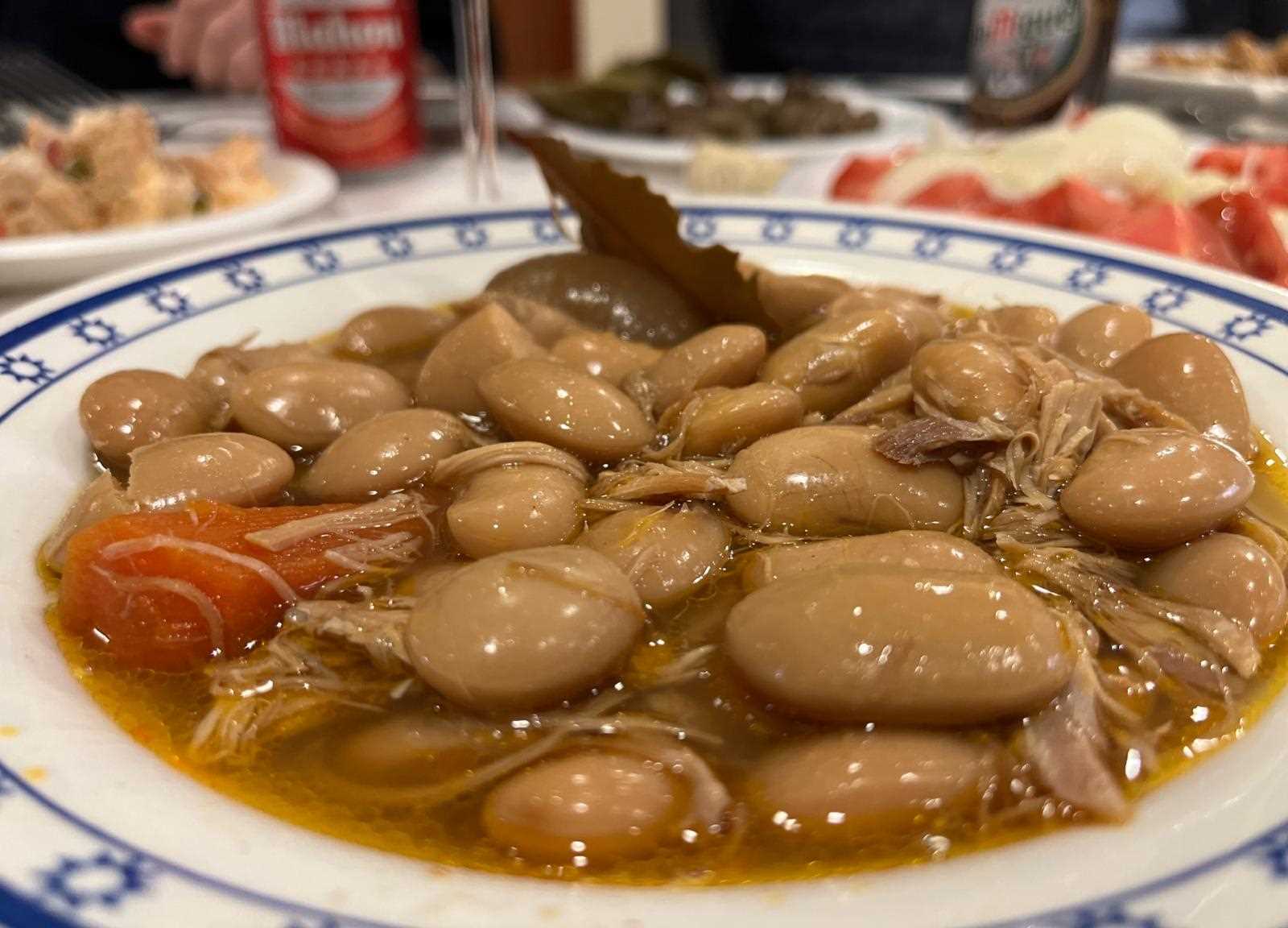 ALUBIA DEL CONFIT CON CONEJO EN ESCABECHE.