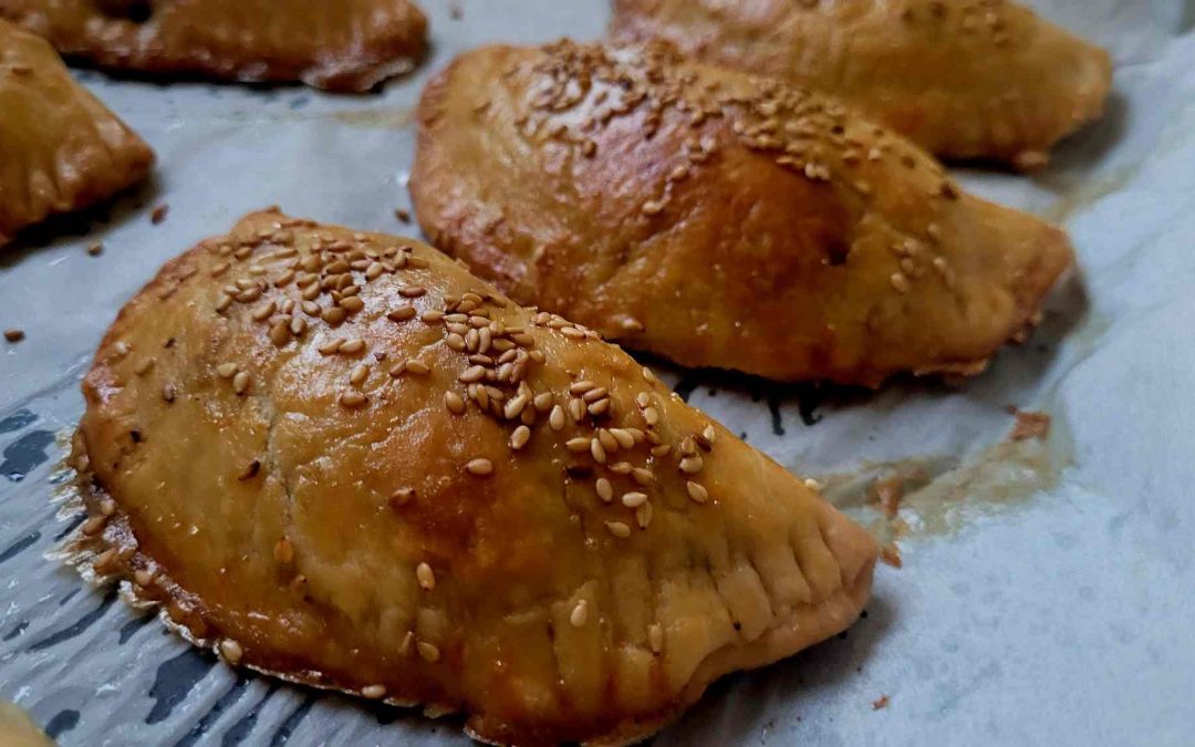 EMPANADILLAS DE HABAS Y MORCILLA