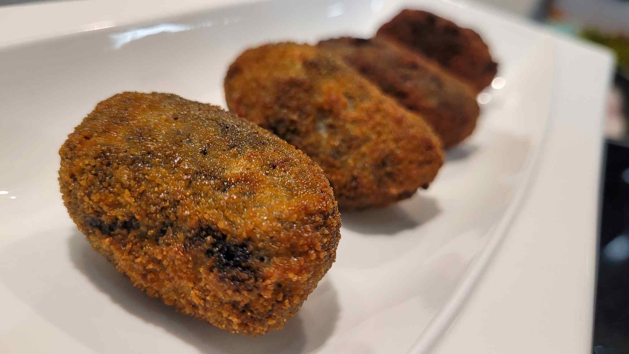CROQUETAS DE CALAMAR EN SU TINTA