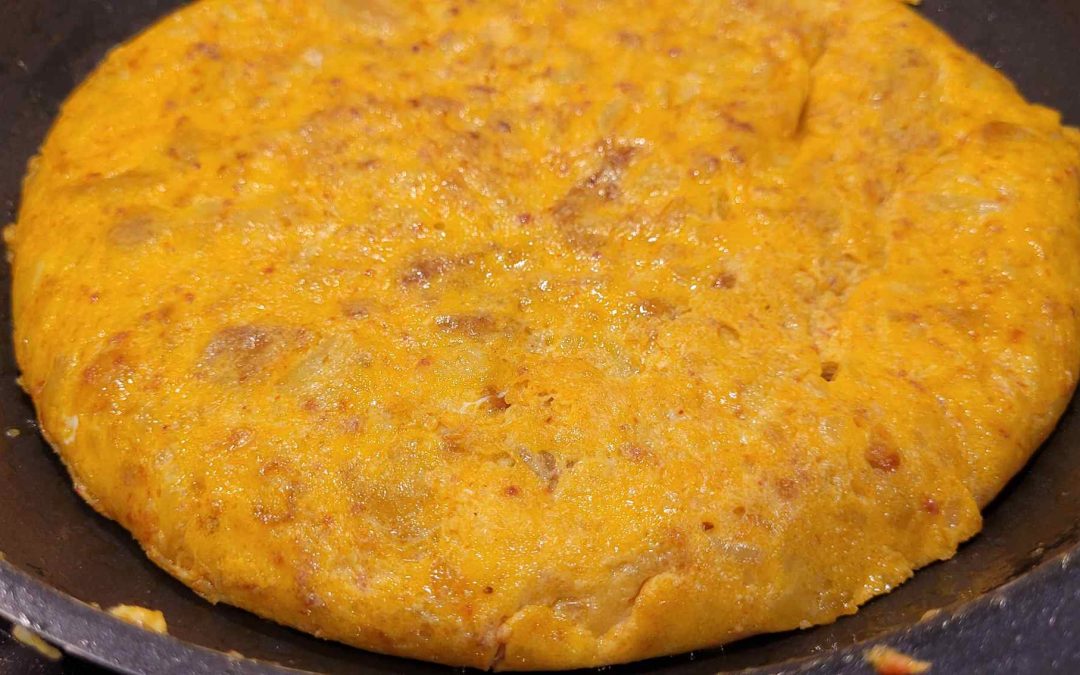 TORTILLA DE PATATAS CON SOBRASADA Y MIEL