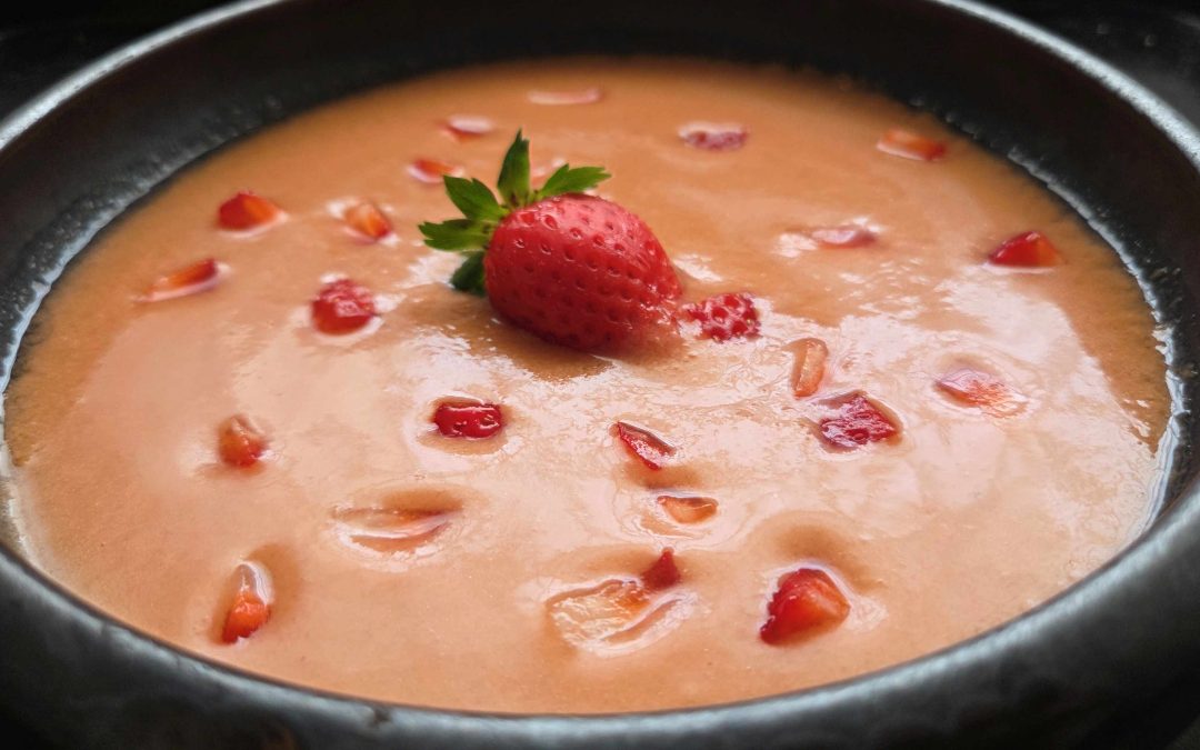 GAZPACHO DE FRESAS. UN CONTRASTE DIVINO
