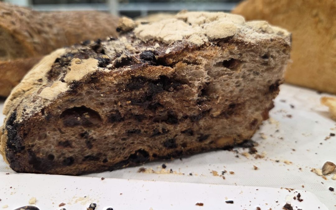 El Gremio de Panaderos y Pasteleros de Valencia celebra la 54 edición del Concurso de Panes Tradicionales y Panes de Formato Libre.